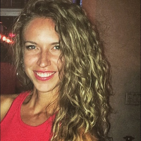 Meet your Posher, Cassandra - Picture 3 of 4